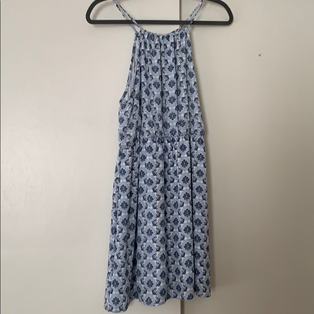 High neck with winched waist dress